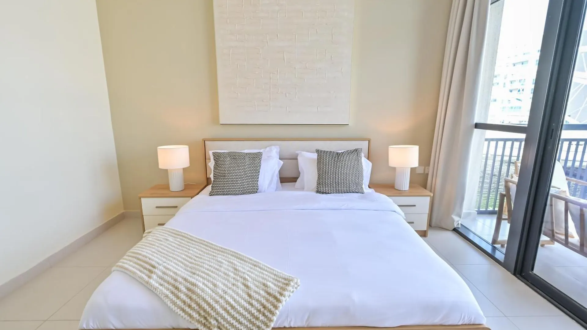 Rooftop Pool - Designer'S Choice - Full Canal View Abu Dhabi Apartment